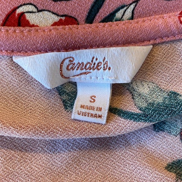 2/$10 Candies Floral Blouse - Picture 2 of 3